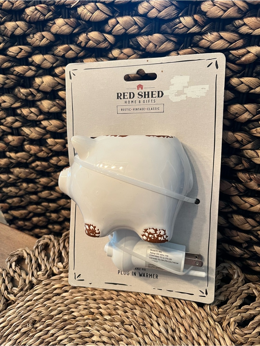 NWT Red Shed Ceramic Pig Plug-In Warmer